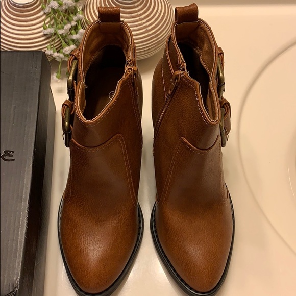 Wild Diva Lounge Cognac Dominic-14 Booties 7 New - Picture 3 of 8